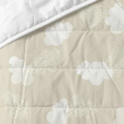 Clouds Beige Colcha Cuna (100x130 Cm) Beige -Forros De Cama Ventas 2024 053836a166939609adff219dc6554cd6389dae79 c3b6bb49a2ab4cf19bfd4c682098555e