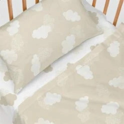 Clouds Beige Juego De Sábana Cuna (100x130 Cm) Beige -Forros De Cama Ventas 2024 26758f00140ad3c9618b55d455e152ed4c56ea47 4ef7f8f5ad7c4bf0be8c636aeddca765