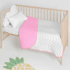 Arista Colcha Cuna (100x130 Cm) Rosa -Forros De Cama Ventas 2024 505bdaa18c80fce7fe8922983e6127be894b75e7 91ff50c64b9d40bbba2f1ee64c64e749