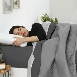 Vipalia Colcha Bouti Verano. Colcha Cama 90 Primavera Y Entretiempo. Colchas Cubre Cama Fina Individual Matrimonio Reversible Acolchada Rombos. 180x260 Cm. Color Gris Oscuro. -Forros De Cama Ventas 2024 9ab985d38a07f198e50f4a813741e09cb6229b05 89005993f6904a53a9deeed40a1c9ebd