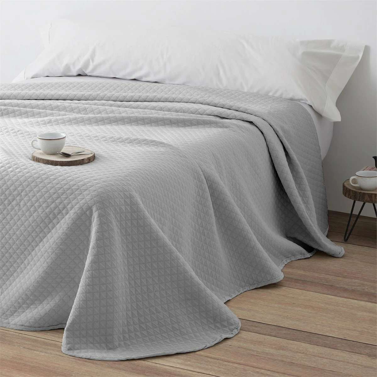 Vipalia - Colcha Bouti Pique 30% Algodón - 70% Poliester. Modelo Silver Cama 105 Cm - 200x260 Cm, Color Gris/Plata 9 Vipalia - Colcha Bouti Pique 30% Algodón - 70% Poliester. Modelo Silver Cama 105 Cm - 200x260 Cm, Color Gris/Plata - Imagen 7