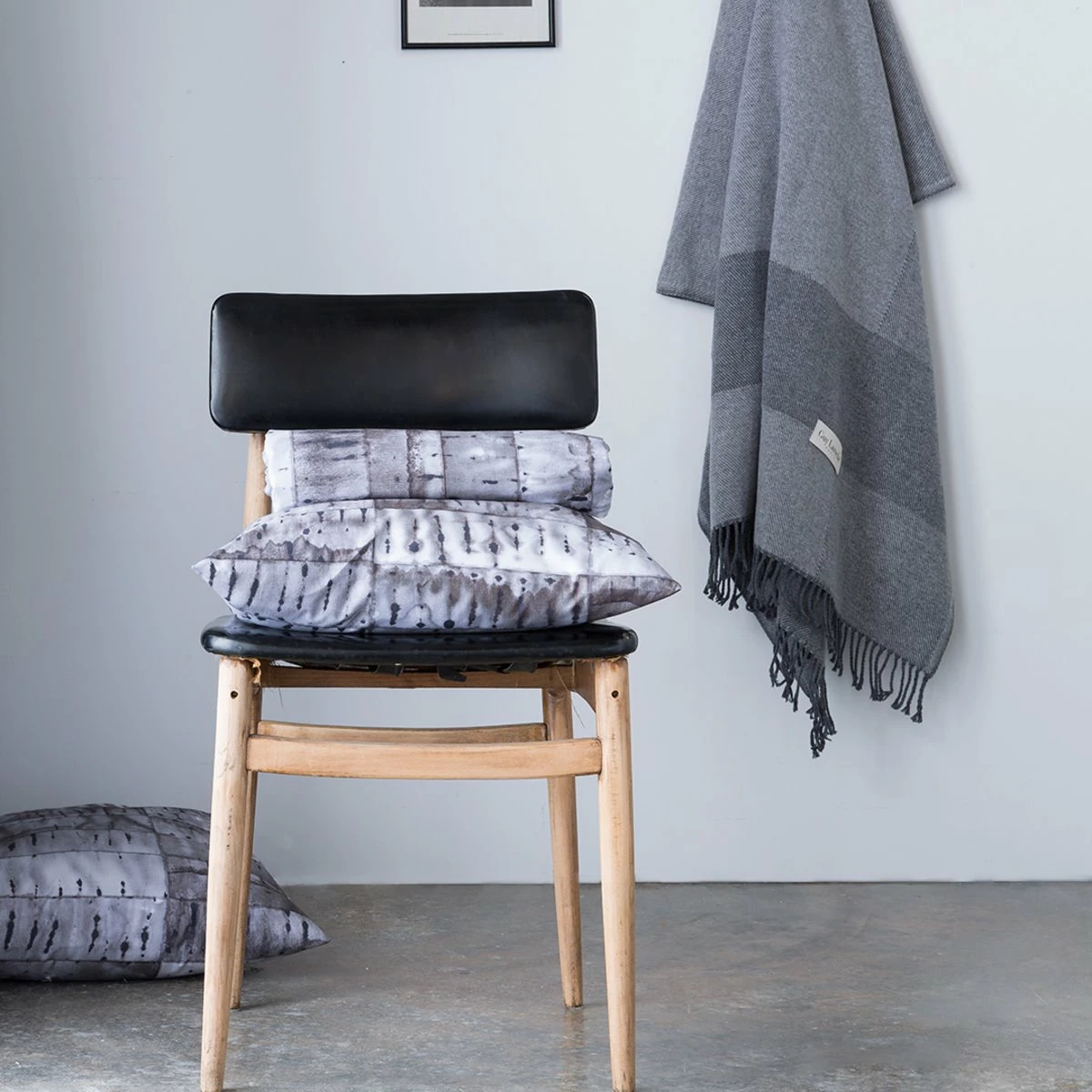 Guy Laroche 2 Cuadrantes KINIAR 65x65 Cm Gris Oscuro 4 Guy Laroche 2 Cuadrantes KINIAR 65x65 Cm Gris Oscuro - Imagen 2