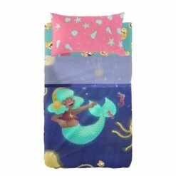 Happy Mermaid Juego De Sábana Cuna (100x130 Cm) Multicolor -Forros De Cama Ventas 2024 c0ab0dab1b35a1d753546a4d040de30a75ef26b0 c5910a1b47574044bb9ad6082f08f4c3