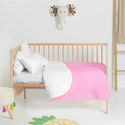 Arista Colcha Cuna (100x130 Cm) Rosa -Forros De Cama Ventas 2024 e684d6d50da66d9b80c7bbf60250fae8544ecf0a 83ea77b4183646969c2821a75579a1cc