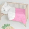 Arista Colcha Cuna (100x130 Cm) Rosa 2 Arista Colcha Cuna (100x130 Cm) Rosa -Forros De Cama Ventas 2024 f16936b768c839d8bd2111bb4d8249519d160cf2 3dc60315bc4c4a30bd4e3eacbaa2274f