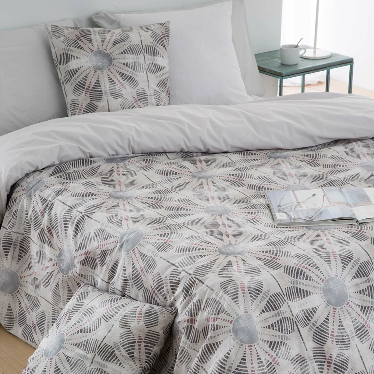 Guy Laroche 2 Cuadrantes ABU 65x65 Cm - Gris 4 Guy Laroche 2 Cuadrantes ABU 65x65 Cm - Gris - Imagen 2